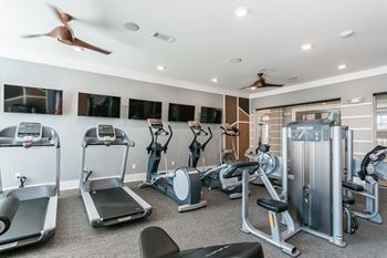 24-Hr fitness center with free weights